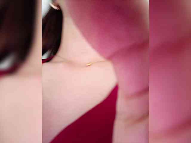 AriBlake webcam