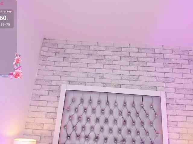 AriBlake webcam