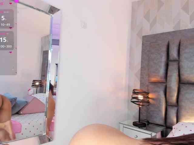 AriBlake webcam