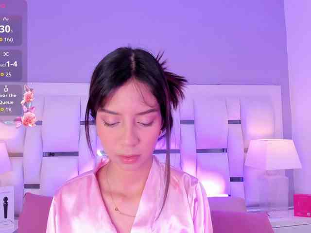 AriBlake webcam