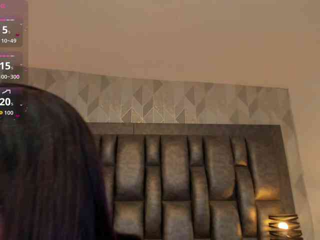 AriBlake webcam