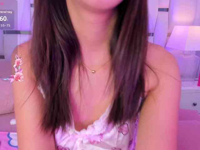 AriBlake webcam