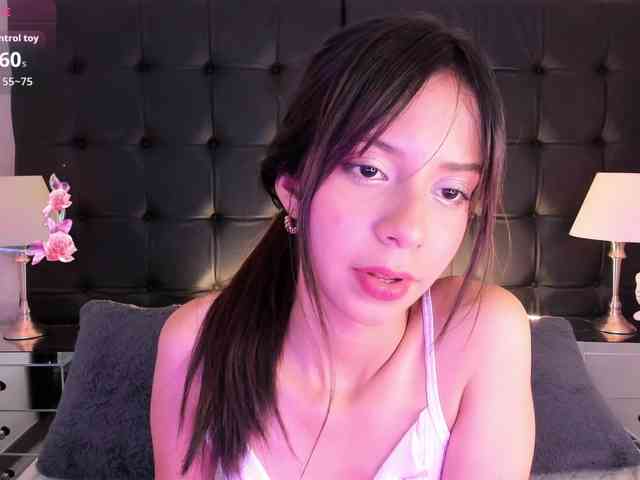 AriBlake webcam