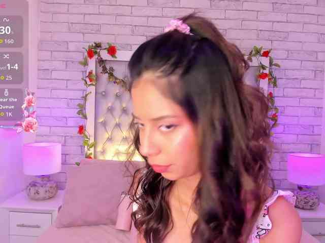 AriBlake webcam