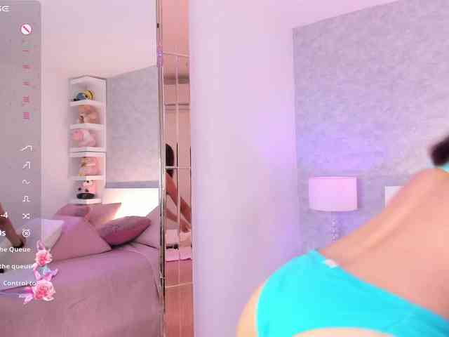 AriBlake webcam