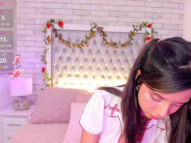 AriBlake webcam