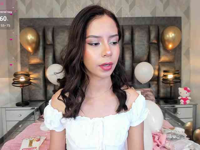 AriBlake webcam