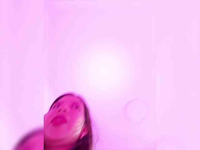AriBlake webcam