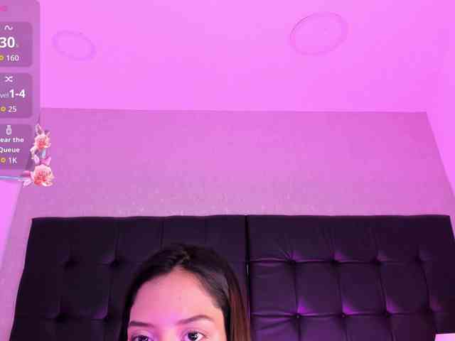 AriBlake webcam