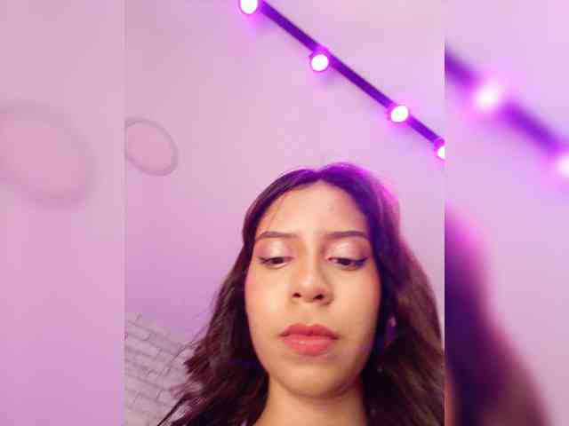 AriBlake webcam