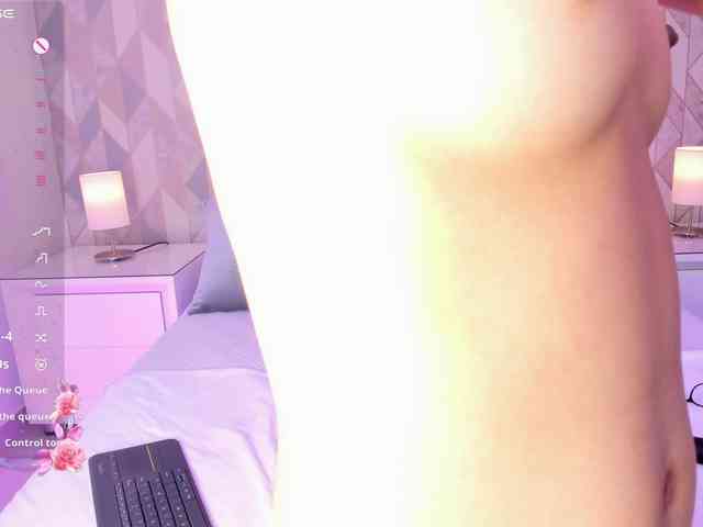 AriBlake webcam