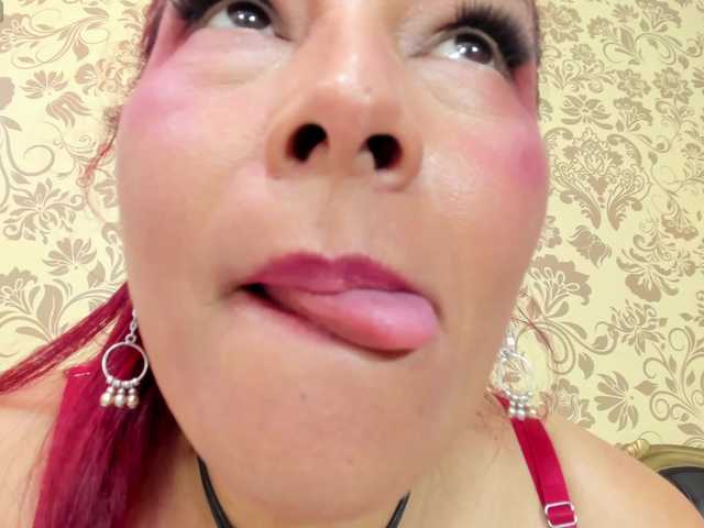 QueenofFirex's BongaCams show and profile