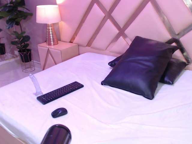 QueenofFirex's BongaCams show and profile