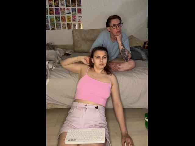 This model is live right now. live-sexy1