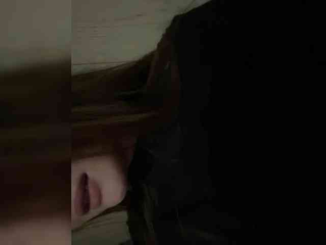 LazyLunas webcam