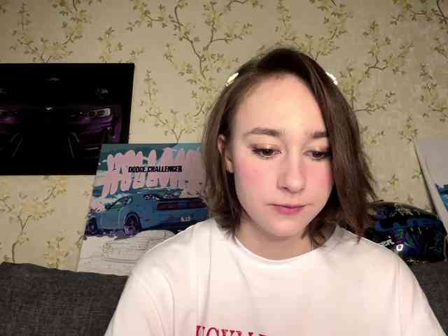 Acest model este live acum. FrediaShimaoka