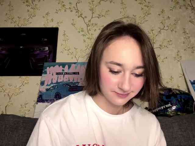 Acest model este live acum. FrediaShimaoka