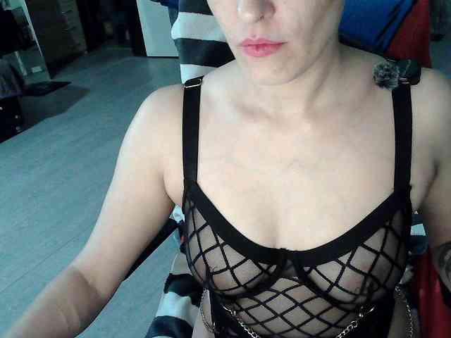 SandrsMuy webcam