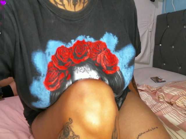 pameykamila live cam on BongaCams