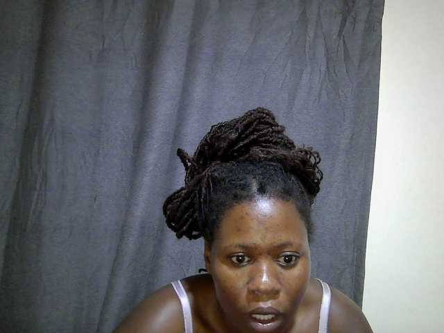 Cute-mellanin's BongaCams show and profile