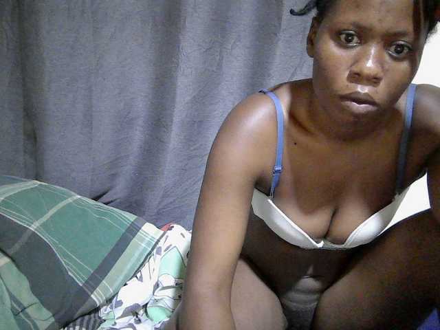 Cute-mellanin's BongaCams show and profile