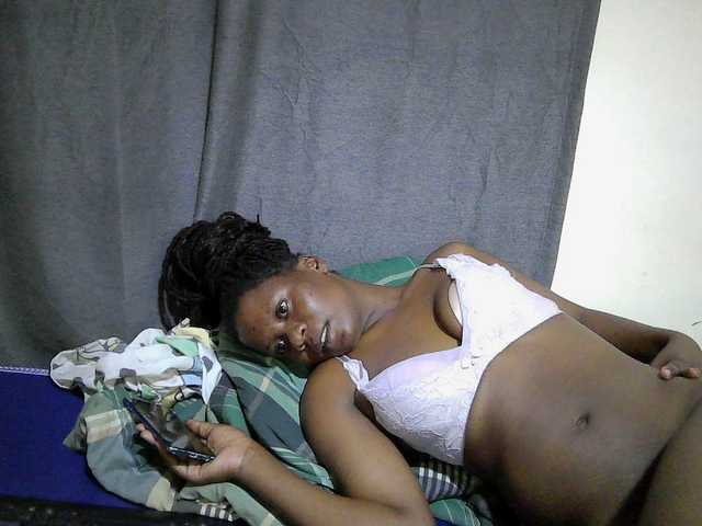 Cute-mellanin's BongaCams show and profile