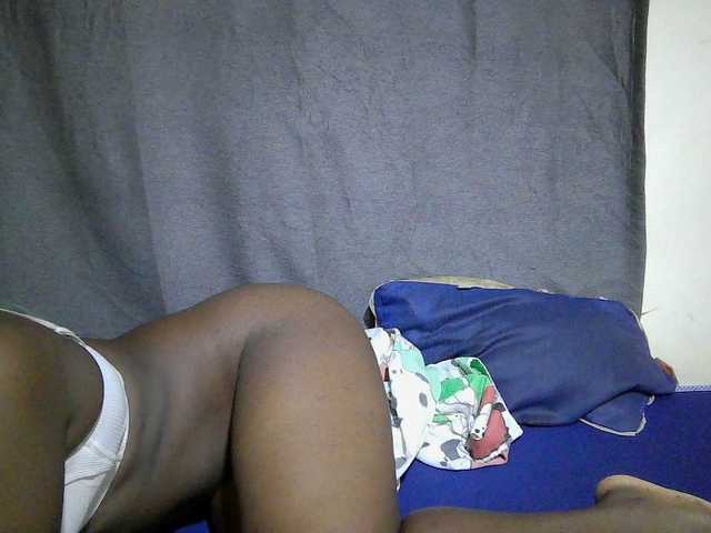 Cute-mellanin's BongaCams show and profile