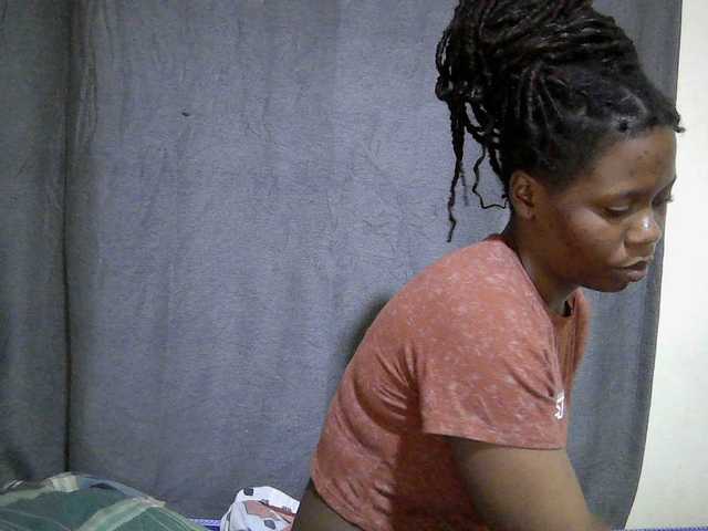 Cute-mellanin's BongaCams show and profile