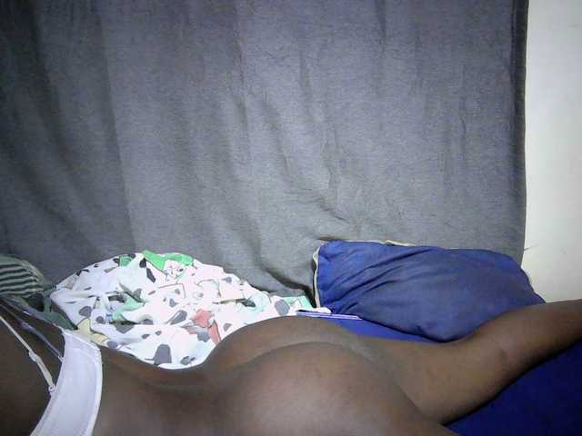 Cute-mellanin's BongaCams show and profile