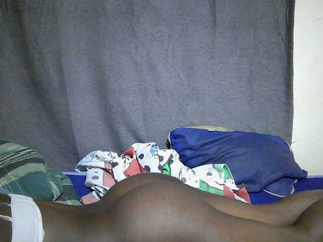 Cute-mellanin's BongaCams show and profile