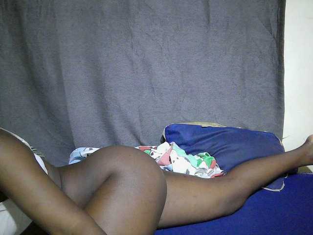 Cute-mellanin's BongaCams show and profile