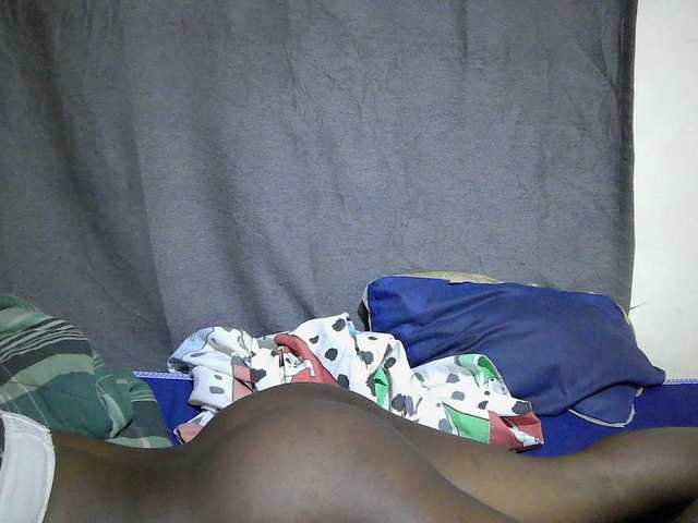 Cute-mellanin's BongaCams show and profile