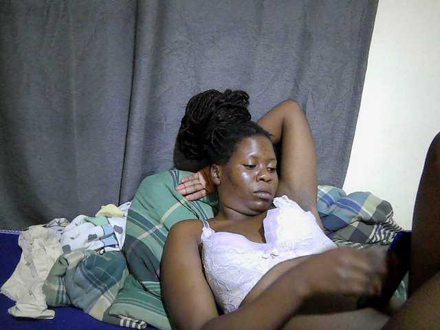 Cute-mellanin's BongaCams show and profile