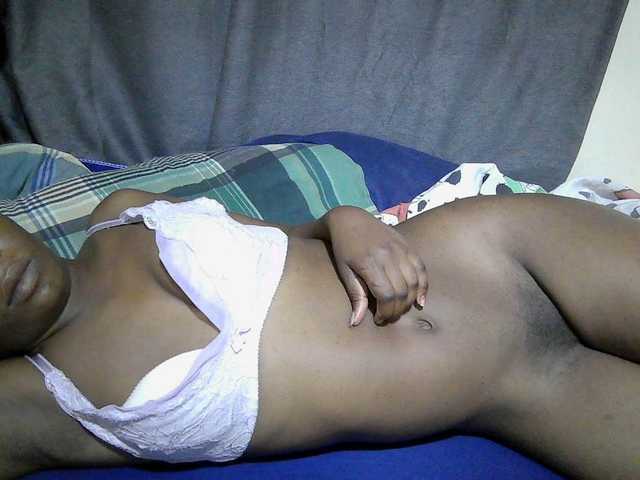 Cute-mellanin's BongaCams show and profile