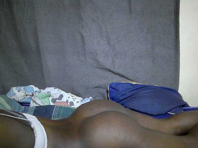 Cute-mellanin's BongaCams show and profile