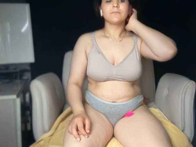 ema-love live cam on BongaCams