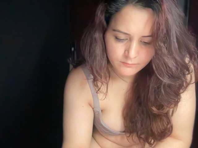ema-love live cam on BongaCams