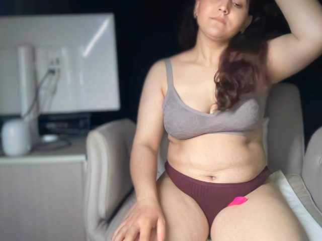 ema-love live cam on BongaCams