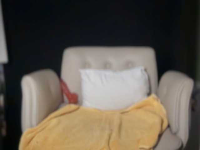 ema-love live cam on BongaCams