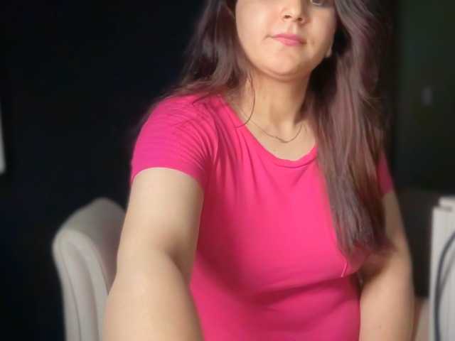ema-love live cam on BongaCams