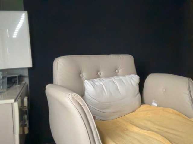 ema-love live cam on BongaCams