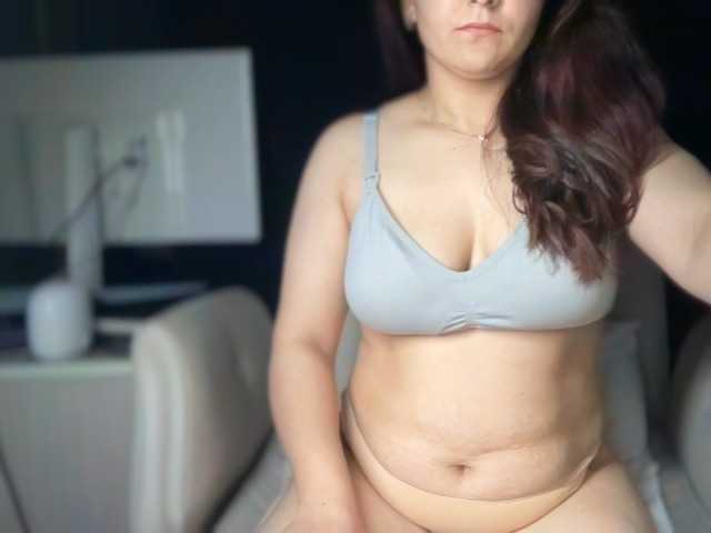ema-love live cam on BongaCams