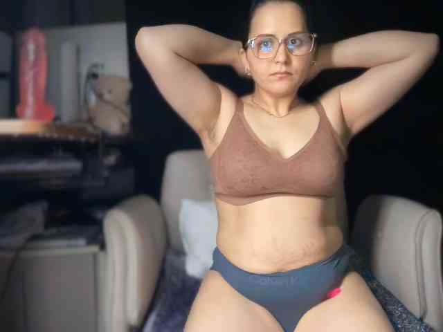 ema-love webcam