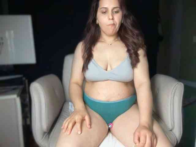 ema-love webcam