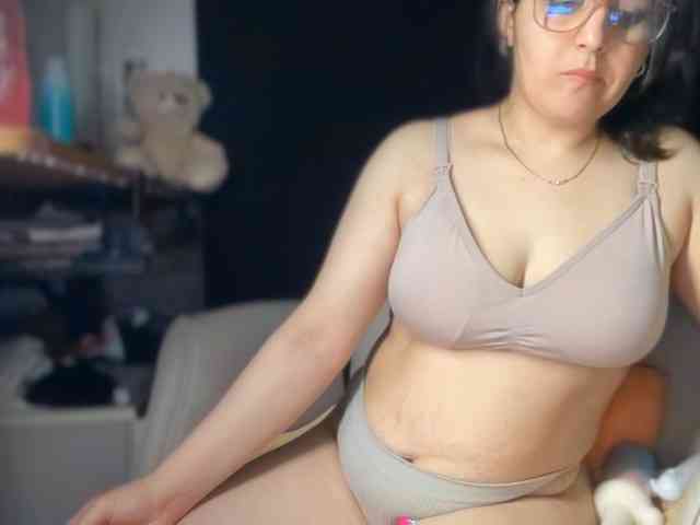 ema-love webcam