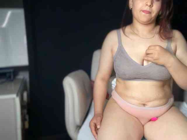 ema-love webcam