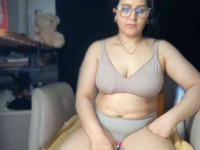 ema-love webcam