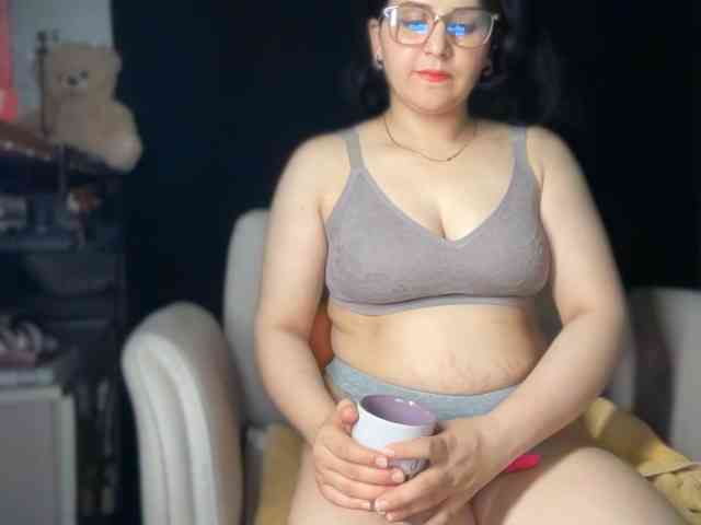 ema-love webcam