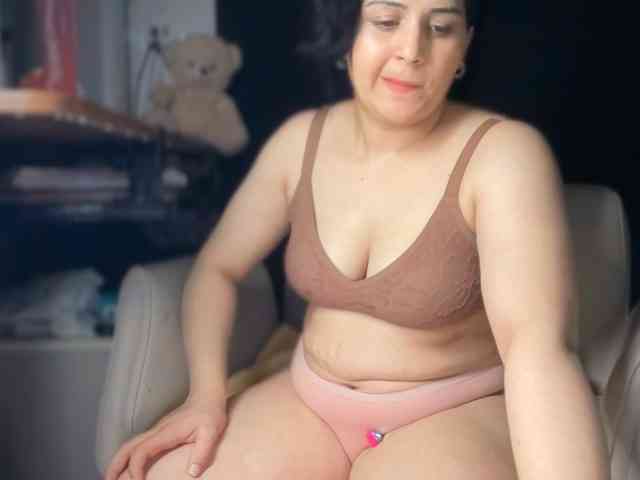 ema-love webcam