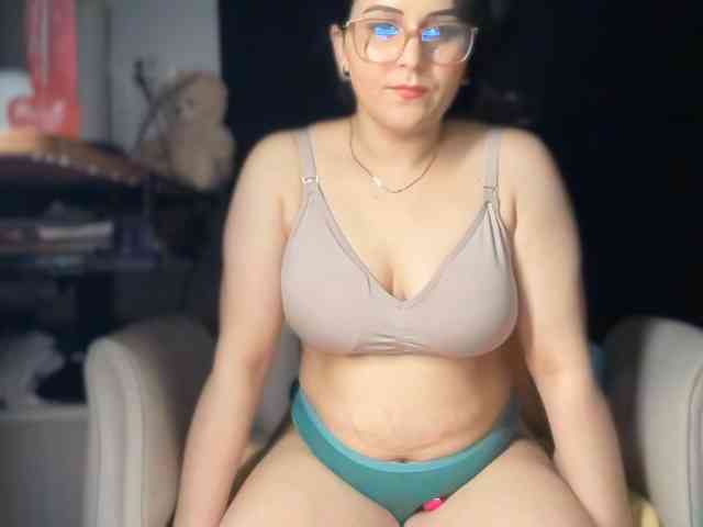 ema-love webcam